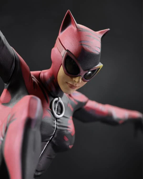 Catwoman #43 DC Designer Series Catwoman 1/6 Scale Limited Edition Statue (Jock) (McFarlane Toys)