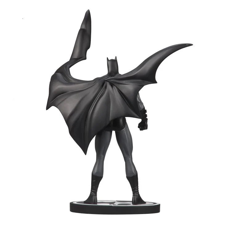 Batman Black & White Batman (Jorge Jimenez) 1/10 Scale Limited Edition Statue (McFarlane Toys)