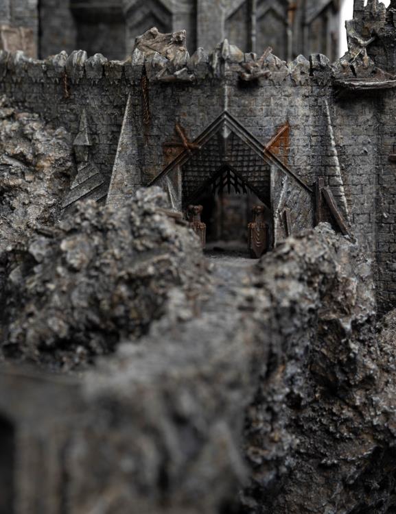 🔥PRESALE🔥The Lord of the Rings Cirith Ungol Environment Statue (Weta Workshop)