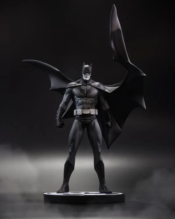 Batman Black & White Batman (Jorge Jimenez) 1/10 Scale Limited Edition Statue (McFarlane Toys)