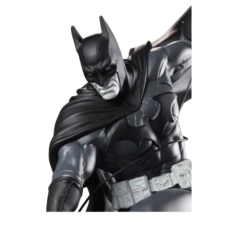 Batman Black & White Batman 1/10 Scale Limited Edition Statue (InHyuk Lee) (McFarlane Toys)
