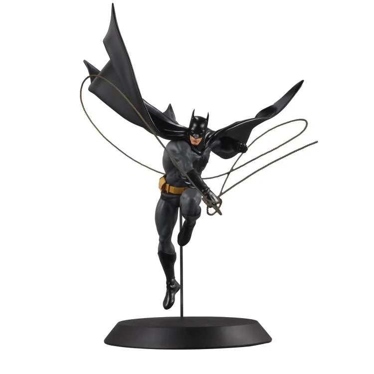 DC Comics DC Designer Series Batman 1/6 Scale Limited Edition Statue (Dan Mora) (McFarlane Toys)
