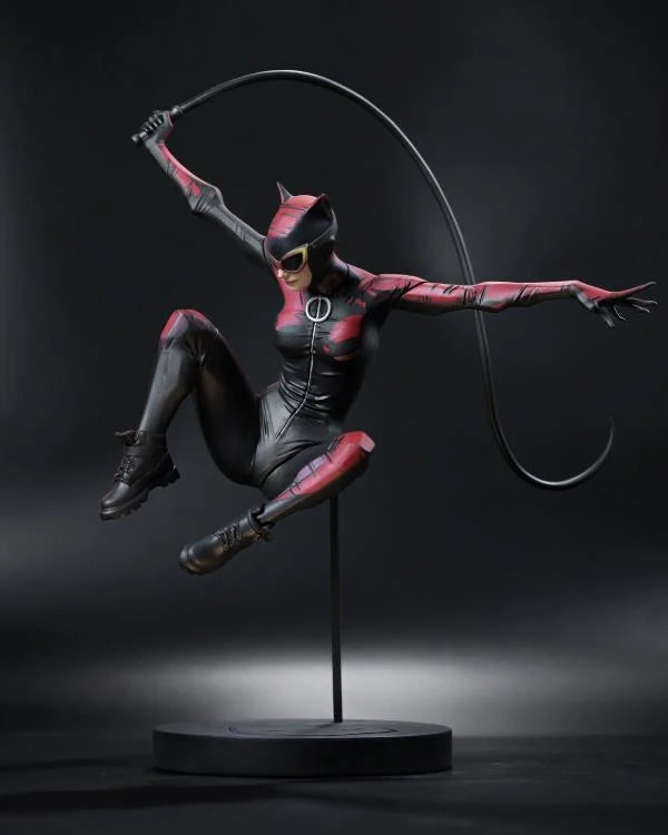 Catwoman #43 DC Designer Series Catwoman 1/6 Scale Limited Edition Statue (Jock) (McFarlane Toys)