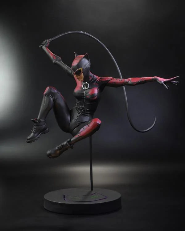 Catwoman #43 DC Designer Series Catwoman 1/6 Scale Limited Edition Statue (Jock) (McFarlane Toys)