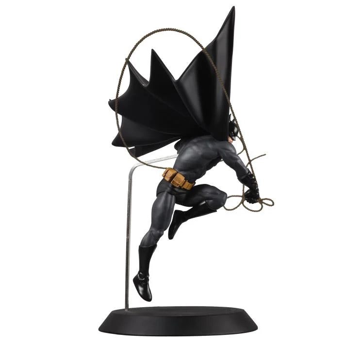 DC Comics DC Designer Series Batman 1/6 Scale Limited Edition Statue (Dan Mora) (McFarlane Toys)