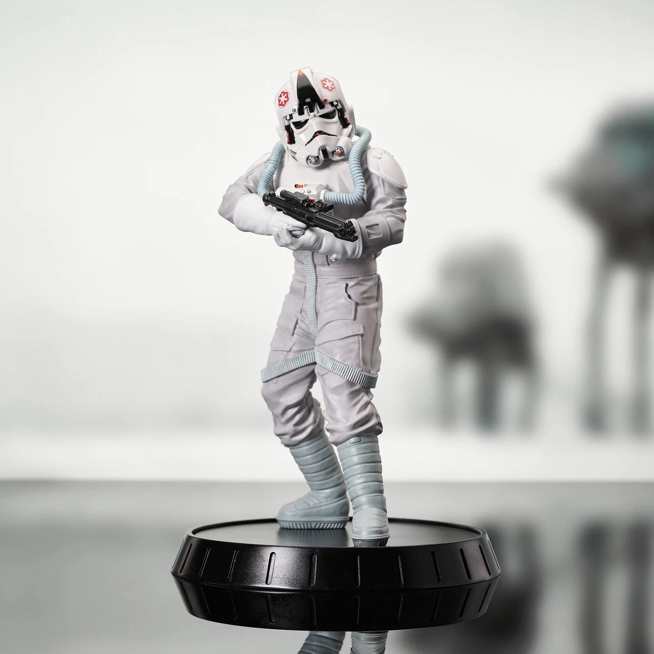 🔥PRESALE🔥 Diamond Select Gentle Giant Star Wars AT-AT Pilot 1:6 Scale Statue