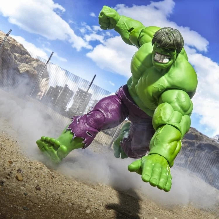 Hasbro Marvel Legends Maximum Series Hulk Deluxe Action Figure (Hasbro)