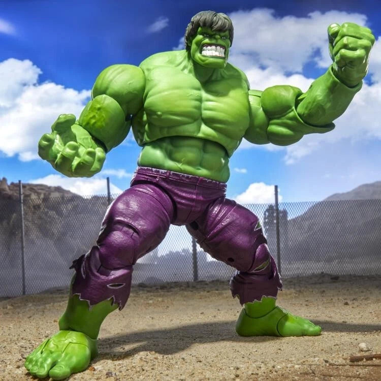 Hasbro Marvel Legends Maximum Series Hulk Deluxe Action Figure (Hasbro)