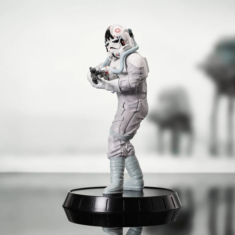🔥PRESALE🔥 Diamond Select Gentle Giant Star Wars AT-AT Pilot 1:6 Scale Statue