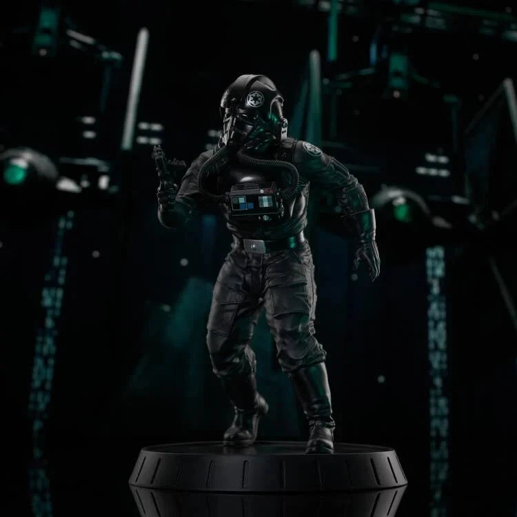 Diamond Select Star Wars: A New Hope Tie Pilot 1:6 Scale Statue